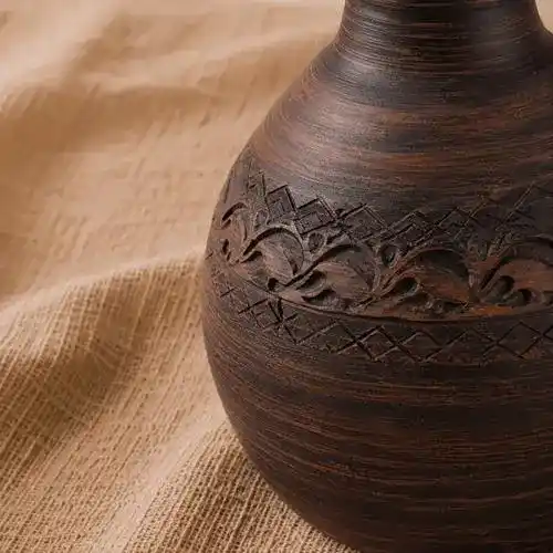 Пляшка глиняна 0,7л різьблена