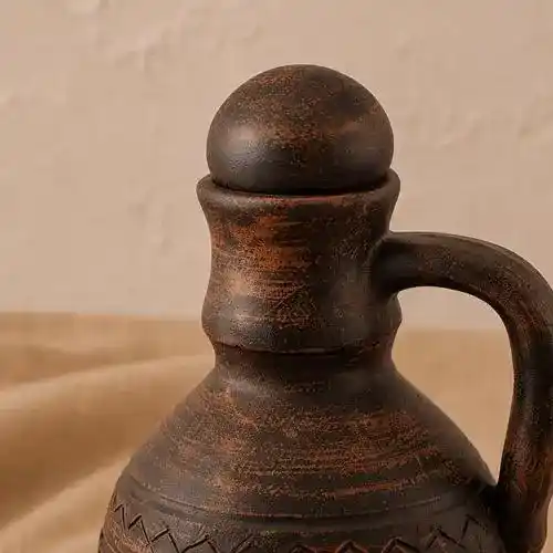 Пляшка глиняна для алкоголю 1л різьблена