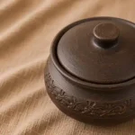 Ковбасник глиняний 1,6л  різьблений