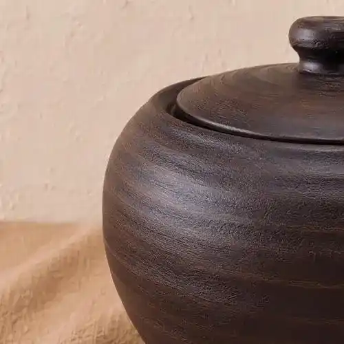 Каструля глиняна 2,5л з кришкою гладка