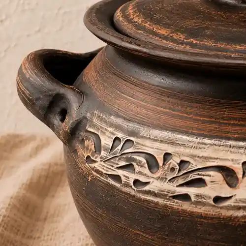 Супник глиняний 3,5 л з ручками та кришкою ангоб