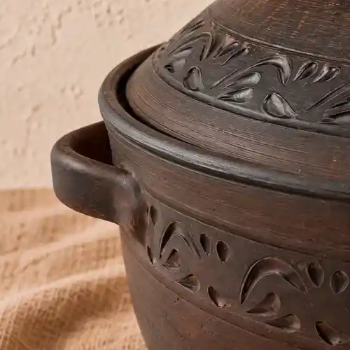Супник глиняний 4 л з ручками та кришкою різьблений